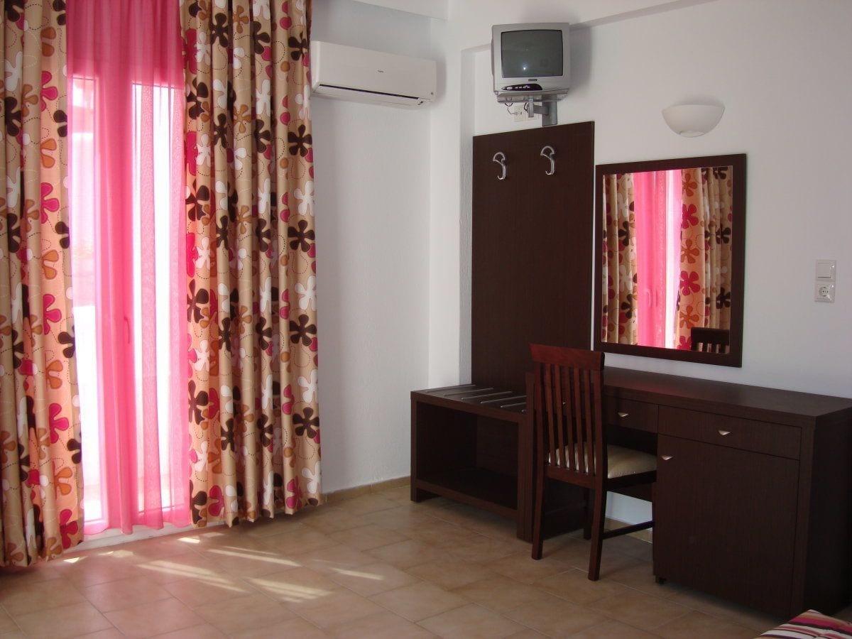Elena Studios & Suites Орнос Екстер'єр фото