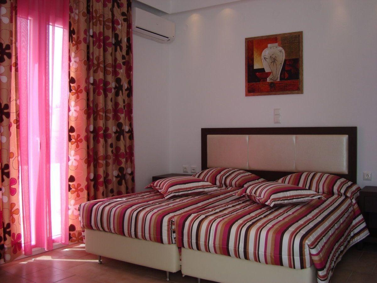 Elena Studios & Suites Орнос Екстер'єр фото