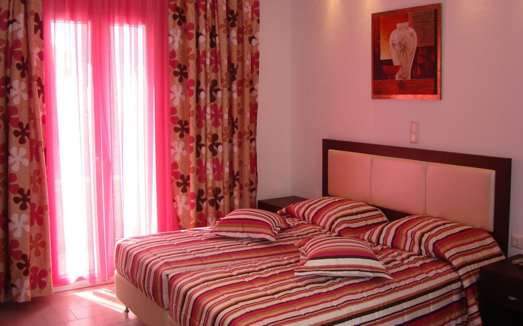 Elena Studios & Suites Орнос Екстер'єр фото