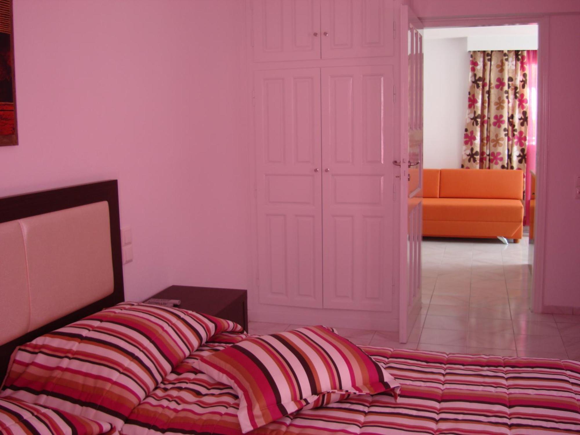 Elena Studios & Suites Орнос Екстер'єр фото