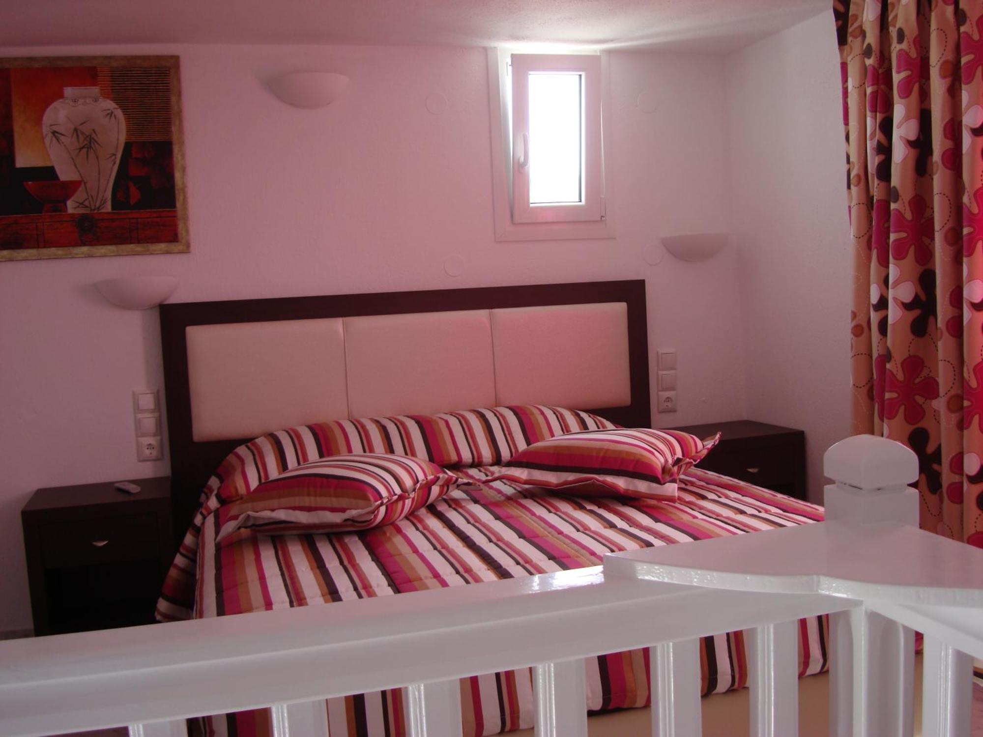 Elena Studios & Suites Орнос Екстер'єр фото