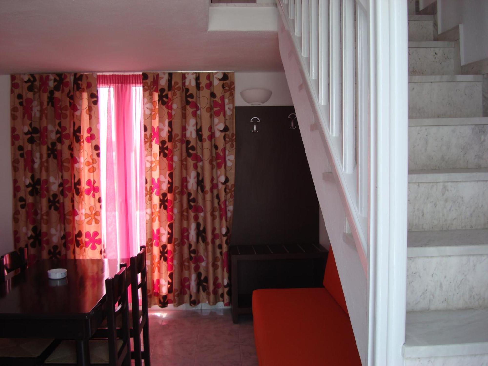 Elena Studios & Suites Орнос Екстер'єр фото