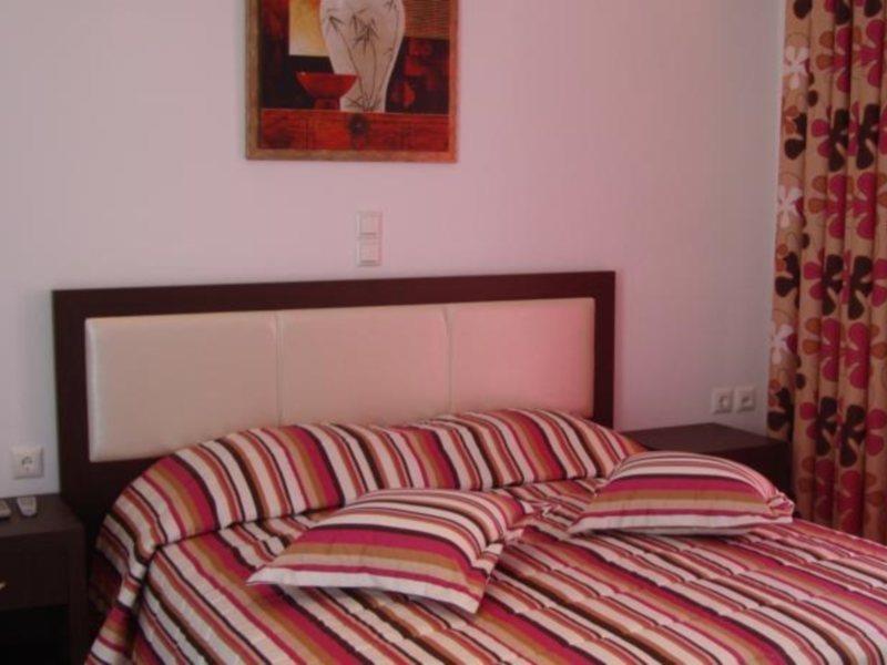 Elena Studios & Suites Орнос Екстер'єр фото