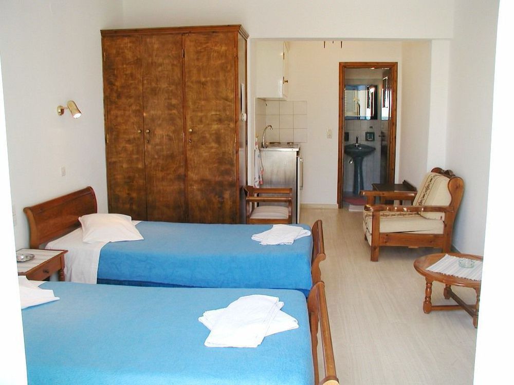 Elena Studios & Suites Орнос Екстер'єр фото